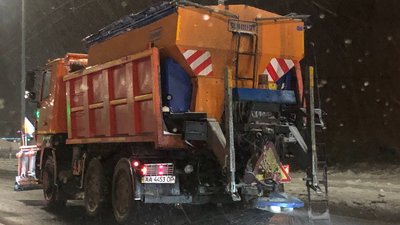 Негода у Києві: наслідки вечірніх опадів долають 138 одиниць техніки