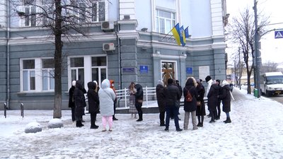 У Житомирі жителі мікрорайону Корбутівка виступають проти спорудження житлового будинку У Житомирі жителі мікрорайону Корбутівка виступають проти спорудження житлового будинку