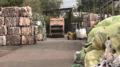 Пластик везли з усієї України: у Черкасах впали обсяги перероблення відходів