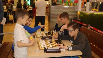 Юні шахісти з Сумщини вибороли золото та бронзу на дитячих змаганнях у Полтаві Юні шахісти з Сумщини вибороли золото та бронзу на дитячих змаганнях у Полтаві
