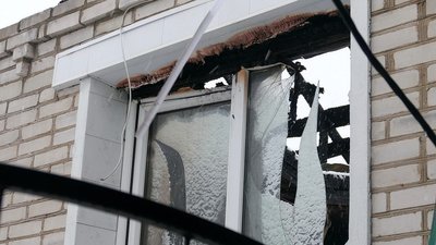 У Глухові згорів житловий будинок — без домівки та речей залишилися дві родини У Глухові згорів житловий будинок — без домівки та речей залишилися дві родини