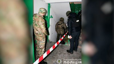У підвалі багатоповерхівки у Чернігові внаслідок вибуху невідомого предмета загинув чоловік У підвалі багатоповерхівки у Чернігові внаслідок вибуху невідомого предмета загинув чоловік