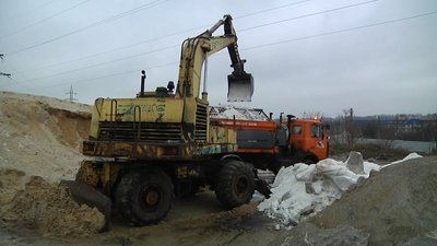 На Житомирщині через крижаний дощ тимчасово обмежили рух транспорту