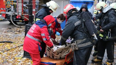 Пожежа у центрі Харкова: евакуювали шістьох мешканців та собаку Пожежа у центрі Харкова: евакуювали шістьох мешканців та собаку