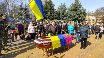 Загинув від поранення: у громаді на Черкащині попрощалися із захисником