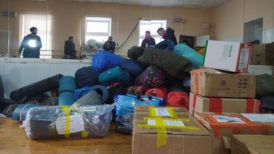 Ліки, продукти, спальні мішки: до Одеси зі Львова приїхала гуманітарна допомога