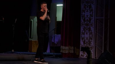 Музика перемоги. У Чернівцях на благодійному концерті зібрали майже 42 тисячі гривень для українських військових Музика перемоги. У Чернівцях на благодійному концерті зібрали майже 42 тисячі гривень для українських військових