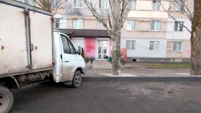 У Херсоні невідомі напали на водія-експедитора під час розвантаження автівки