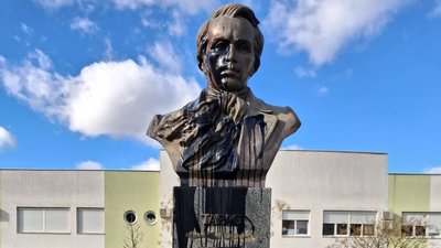 Пам'ятник Тарасу Шевченку в Новому Саду