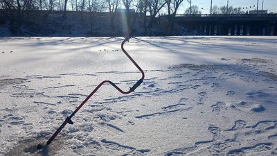 На Сумщині провалившись під лід загинув чоловік — поліція
