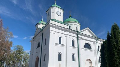 Великодня служба не українською: як за найстаріший собор Черкащини борються дві єпархії Великодня служба не українською: як за найстаріший собор Черкащини борються дві єпархії
