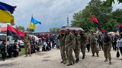 Похорон помічника капелана Романи Скіри в Івачеві Долішньому Похорон помічника капелана Романи Скіри в Івачеві Долішньому