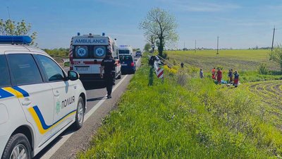 Автомобіль з’їхав у річку. На Прикарпатті у ДТП загинули дві киянки, ще дві людини травмувалися Автомобіль з’їхав у річку. На Прикарпатті у ДТП загинули дві киянки, ще дві людини травмувалися
