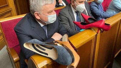 Парад на підборах. Нардепи вимагають від Міноборони провести розслідування "гендерного скандалу"