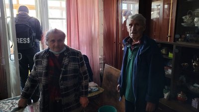 Житлові будинки у Миколаєві зазнали пошкоджень від обстріли з боку російських військових Житлові будинки у Миколаєві зазнали пошкоджень від обстріли з боку російських військових