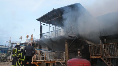 Пошкоджені вогнем будинки відпочинку Пошкоджені вогнем будинки відпочинку