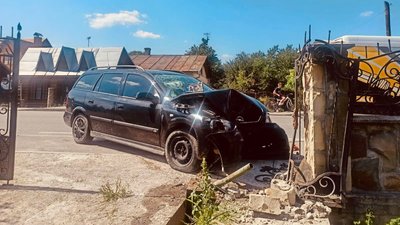 На Івано-Франківщині автомобіль збив 7-річну велосипедистку