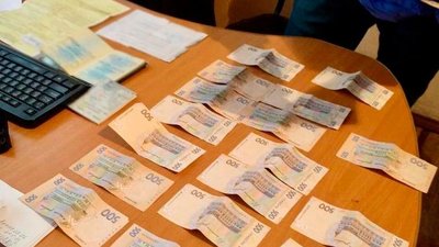 На Хмельниччині затримали водія, якому інкримінують дачу хабаря поліцейському