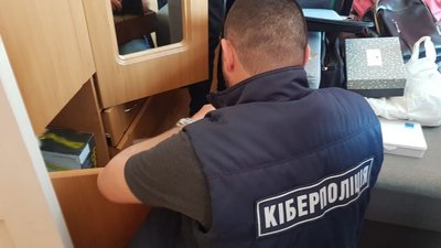 Привласнив понад 730 тисяч гривень клієнтів – на Житомирщині колишньому банківському посадовцю повідомили про підозру