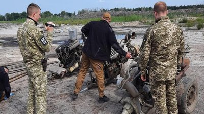 СБУ викрила групу старателів, які видобували бурштин у нацпарку на Рівненщині СБУ викрила групу старателів, які видобували бурштин у нацпарку на Рівненщині