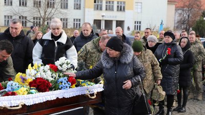 В Ужгороді попрощалися із підполковником Андрієм Лущакевичем В Ужгороді попрощалися із підполковником Андрієм Лущакевичем