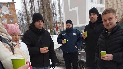 У Рівному мешканці будинку перекривали вулицю. В чому проблема та як реагує мер У Рівному мешканці будинку перекривали вулицю. В чому проблема та як реагує мер