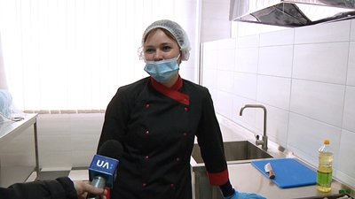На Житомирщині у Ружинській гімназії відремонтували їдальню та відновили гаряче харчування учнів На Житомирщині у Ружинській гімназії відремонтували їдальню та відновили гаряче харчування учнів