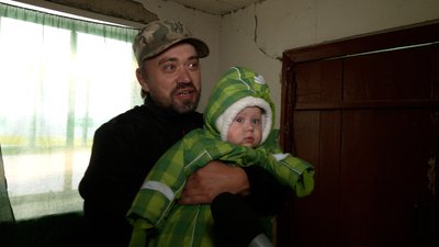 До Новоселівки, що біля Чернігова, приїхали лікарі, щоб оглянути дітей До Новоселівки, що біля Чернігова, приїхали лікарі, щоб оглянути дітей