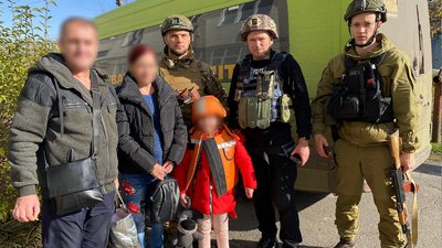 "Розуміння, на жаль, нема". Чому жителі Харківщини відмовляються евакуюватись, куди звертатися охочим "Розуміння, на жаль, нема". Чому жителі Харківщини відмовляються евакуюватись, куди звертатися охочим
