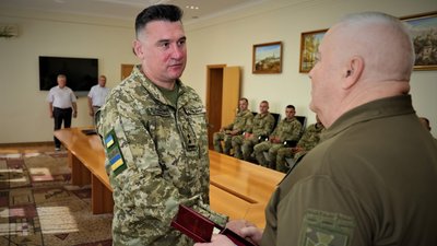 Звільнений з полону волинський прикордонник отримав нагороду від президента