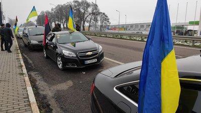На Волинь волонтери привезли тіла загиблих захисників На Волинь волонтери привезли тіла загиблих захисників