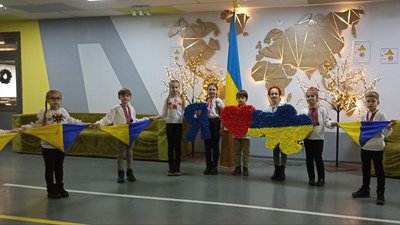 "Єдині": освітяни Житомира розпочали триденну акцію до Дня Соборності "Єдині": освітяни Житомира розпочали триденну акцію до Дня Соборності