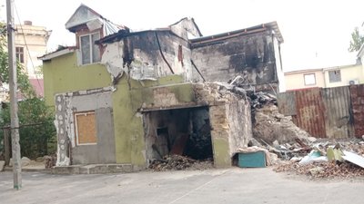 Жителям пошкодженого будинку в Миколаєві продовжують нараховувати квартплату