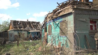 Жителі Коростеня на Житомирщині подають заявки на відшкодування за пошкоджене авіаударами житло Жителі Коростеня на Житомирщині подають заявки на відшкодування за пошкоджене авіаударами житло