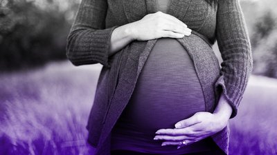 У пологовому будинку Миколаєва померла породілля: підозрювану від роботи не відстороняли