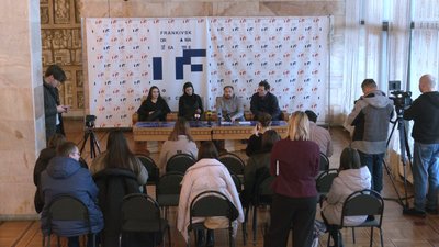 Актори Франківського драмтеатру кличуть на оновлену виставу "Інтимна зона"