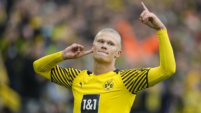 21-річний норвежець Ерлінг Голанд встановив одразу два рекорди чемпіонату Німеччини з футболу: відео