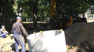 У Житомирі реконструюють сквер на майдані Путятинському У Житомирі реконструюють сквер на майдані Путятинському
