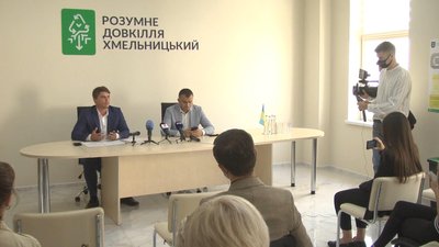 Про подільші кроки під будівництва комплексу розповіли під час брифінгу. Фото: Суспільне Поділля Про подільші кроки під будівництва комплексу розповіли під час брифінгу. Фото: Суспільне Поділля