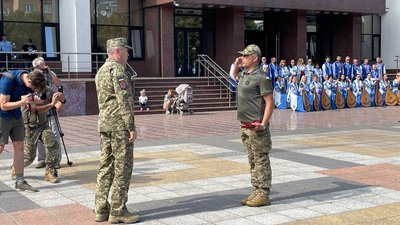 У Черкасах урочисто підняли державний стяг У Черкасах урочисто підняли державний стяг