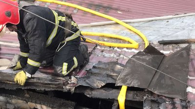 На Житомирщині загорівся двоповерховий магазин На Житомирщині загорівся двоповерховий магазин