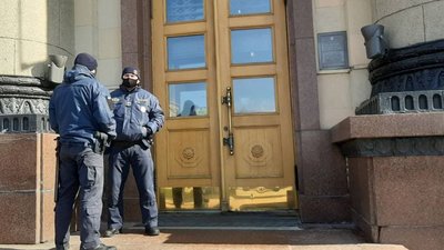 Поліція Харкова не знайшла вибухівки в обласній адміністрації та управлінні СБУ