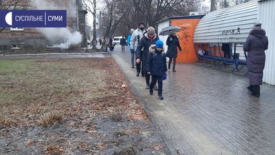 Проблеми з транспортом, школярі на дистанційці та десятки травмованих. У Сумах крижаний дощ Проблеми з транспортом, школярі на дистанційці та десятки травмованих. У Сумах крижаний дощ