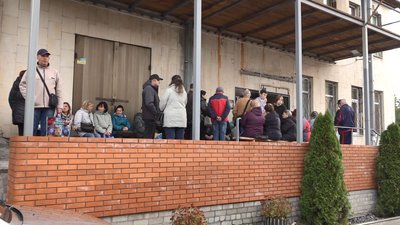 У Черкасах віряни-іноземці роздають гарячі сніданки У Черкасах віряни-іноземці роздають гарячі сніданки