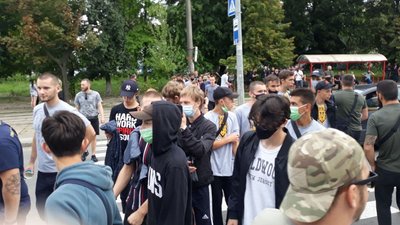 Справа про вимагання. Близько 150 членів Нацкорпусу зібралися під судом