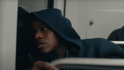 Репер DaBaby в кліпі Save Me