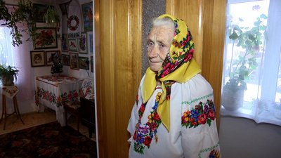 На Житомирщині близько тисячі рушників та картин вишили три жительки села Кашперівка На Житомирщині близько тисячі рушників та картин вишили три жительки села Кашперівка