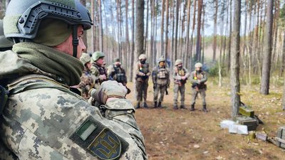 Навчання на кордоні: волинські тероборонівці відпрацювали захоплення ворожої позиції. ВІДЕО Навчання на кордоні: волинські тероборонівці відпрацювали захоплення ворожої позиції. ВІДЕО