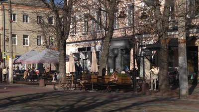 Хмельницький у «червоній» зоні. Як живе та хто і як працює