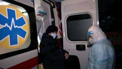 Виїзд з бригадою: як працює під час пандемії "екстренка" Рівненщини
